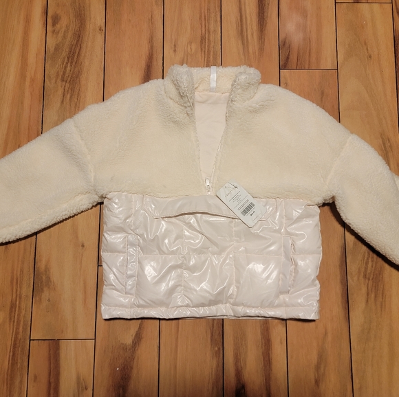 Fabletics puffer pullover - Picture 2 of 3